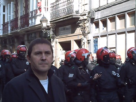 Arnaldo Otegi manifestazio batean- Ukberri.net cc