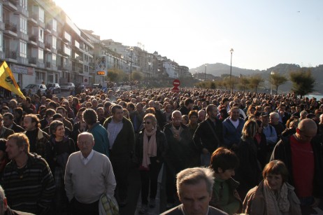 Jendea paseoan zehar - Oier Aranzabal cc