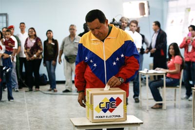 Chavez txandaletan atera da berriz