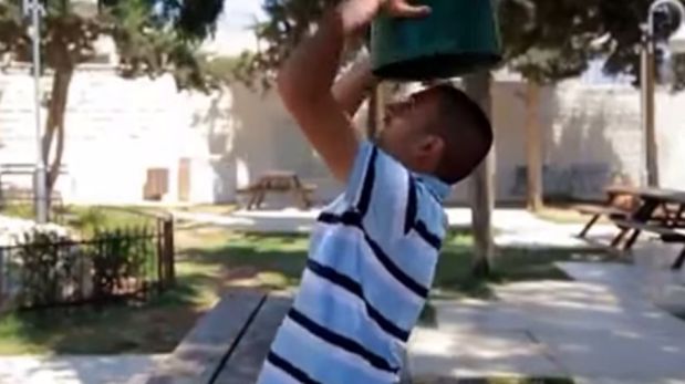 Ice Bucket Challenge palestinarra: hondakinak ura beharrean