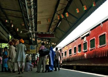 Delhi-ko tren geltokian