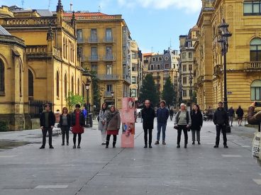 Haurren aurrean helduek eredugarritasuna sustatu eta hizkuntza praktiken inguruan hausnartzeko ekimena