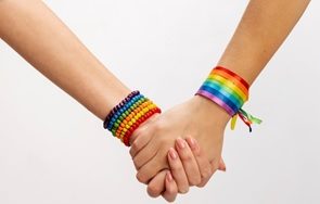 LGBTI-en aurkako gorroto-delituak nabarmenki ari dira areagotzen