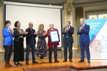 Mariolein Sabartek irabazi du Etxepare Itzulpen Saria, ‘Amek ez dute’ nederlanderara itzultzeagatik