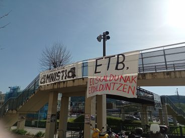 ETB-RI KRITIKA, JARDUN-EN ABERRI EGUNEKO MANIFESTAZIOAREN IBILBIDEAN