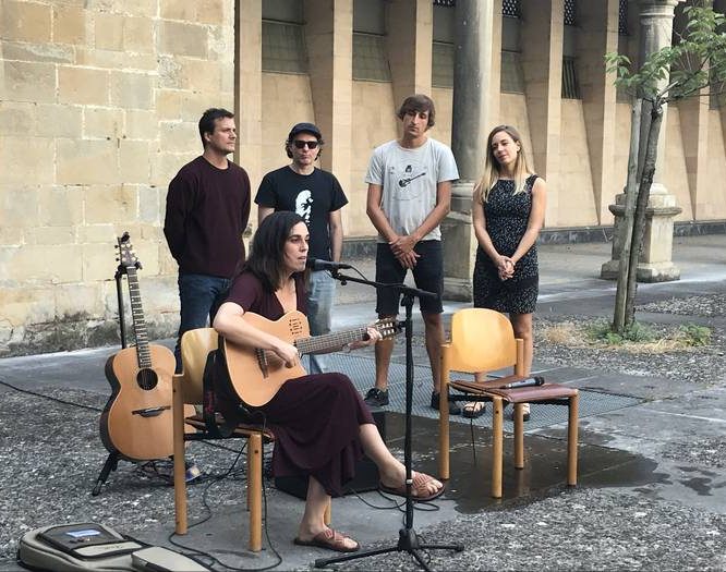 Euskal musikariak Nafarroako ikastetxeetara eramateko programa, bertan behera