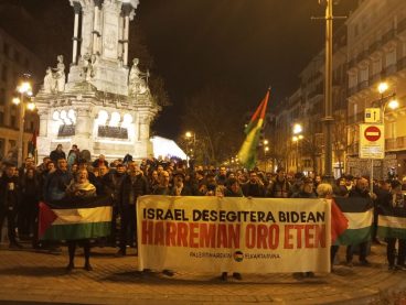 Milaka lagun elkartu dira Hego Euskal Herriko lau hiriburuetan, Palestinarekiko elkartasunez eta Israelekin harreman oro etetearen alde