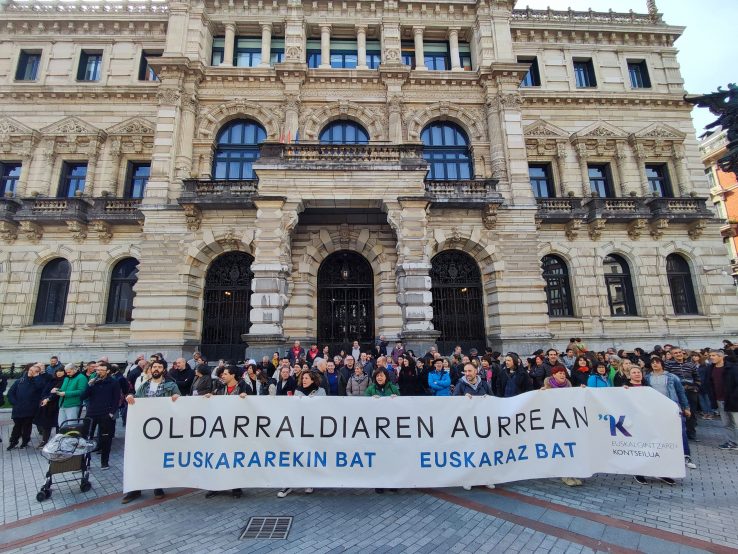 Azken sententziaren aurrean, oldarraldi euskarafoboak  dagoeneko 500etik gora lanpostu publikori eragin diela  salatu du Kontseiluak