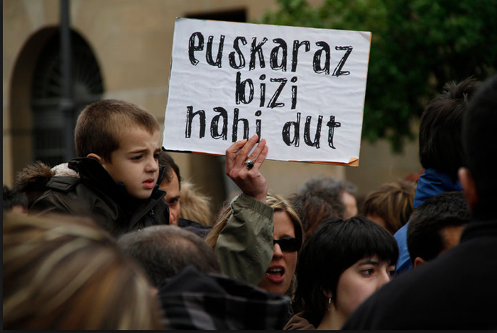 Ez gara eskaera-eskaintza terminoez ari