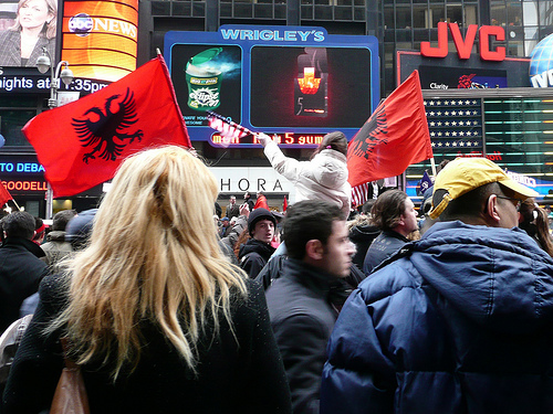 Indepentzia ospatzen, NYeko Times Squaren