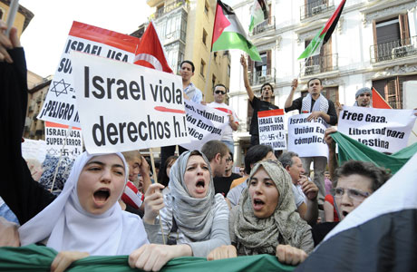 Mundu mailan mobilizazio asko egon dira Israelen erasoa salatzeko
